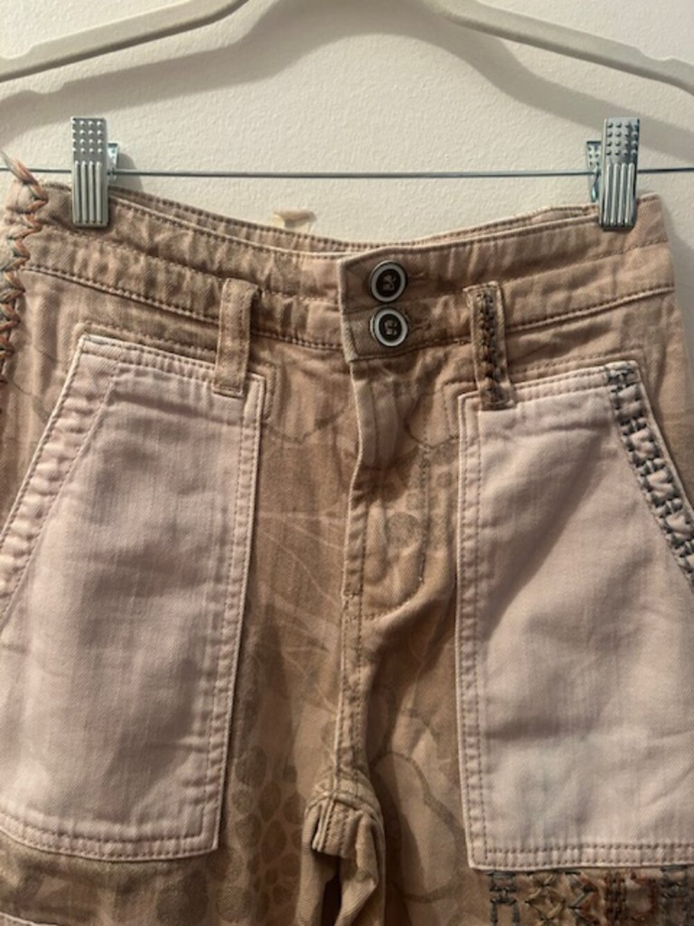 Anthropologie x Pilcro The Camp Wanderer Khaki Tan Floral Patchwork Pants - Picture 5 of 16